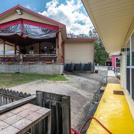 Canary Lake Cottage W/Hot Tub At Sam'S Pizza Hot Springs Exteriör bild