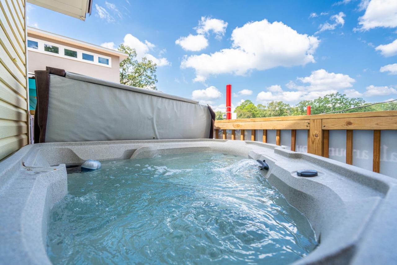 Canary Lake Cottage W/Hot Tub At Sam'S Pizza Hot Springs Exteriör bild