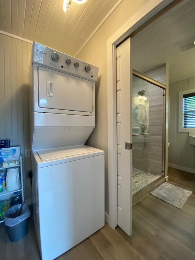 Canary Lake Cottage W/Hot Tub At Sam'S Pizza Hot Springs Exteriör bild
