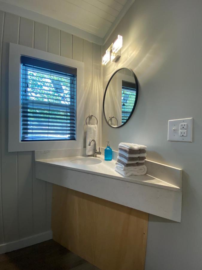 Canary Lake Cottage W/Hot Tub At Sam'S Pizza Hot Springs Exteriör bild